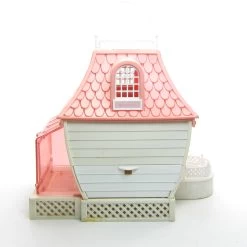 Hasbro Charmkins Jewelry House Garden Play Set With Furniture, Blossom, Lil Tulip And Accessories -Hasbro Shop Jewelry house charmkins dollhouse furniture toys
