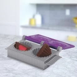 Hasbro Play-Doh Kitchen Creations Candy Delight Playset -Hasbro Shop Play DohKitchenCreationsCandyDelightPlayset3