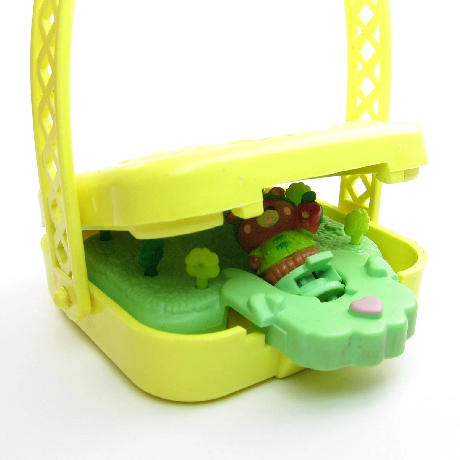 Hasbro Mackintosh Bear Charmkins Pocket Pops Enchanted Apple Orchard Case 6 Hasbro Mackintosh Bear Charmkins Pocket Pops Enchanted Apple Orchard Case - Image 4