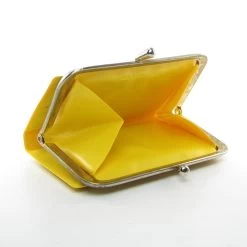 Hasbro Charmkins Vintage Yellow Vinyl Kisslock Coin Purse With Brown Eyed Susan -Hasbro Shop Yellow vinyl children s charmkins kisslock coin purse