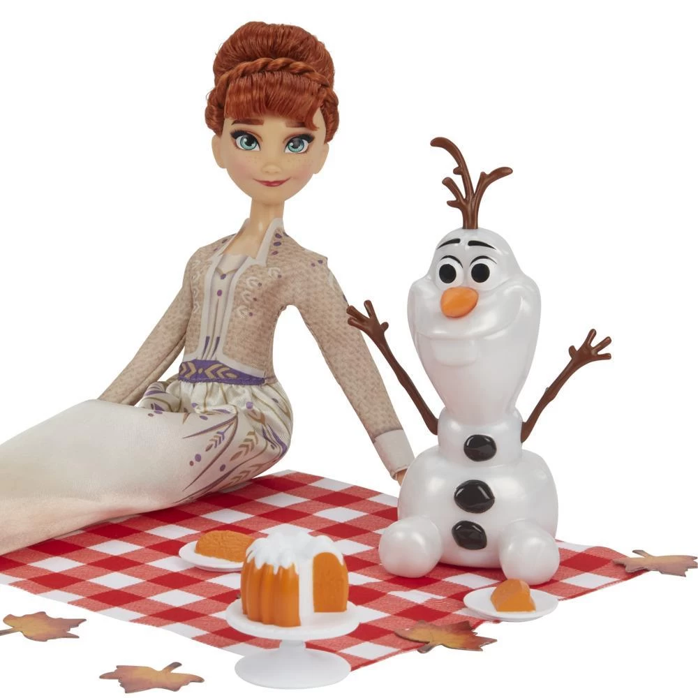 Hasbro Disney Frozen 2 Anna And Olaf's Autumn Picnic Fashion Doll 4 Hasbro Disney Frozen 2 Anna And Olaf's Autumn Picnic Fashion Doll - Image 2